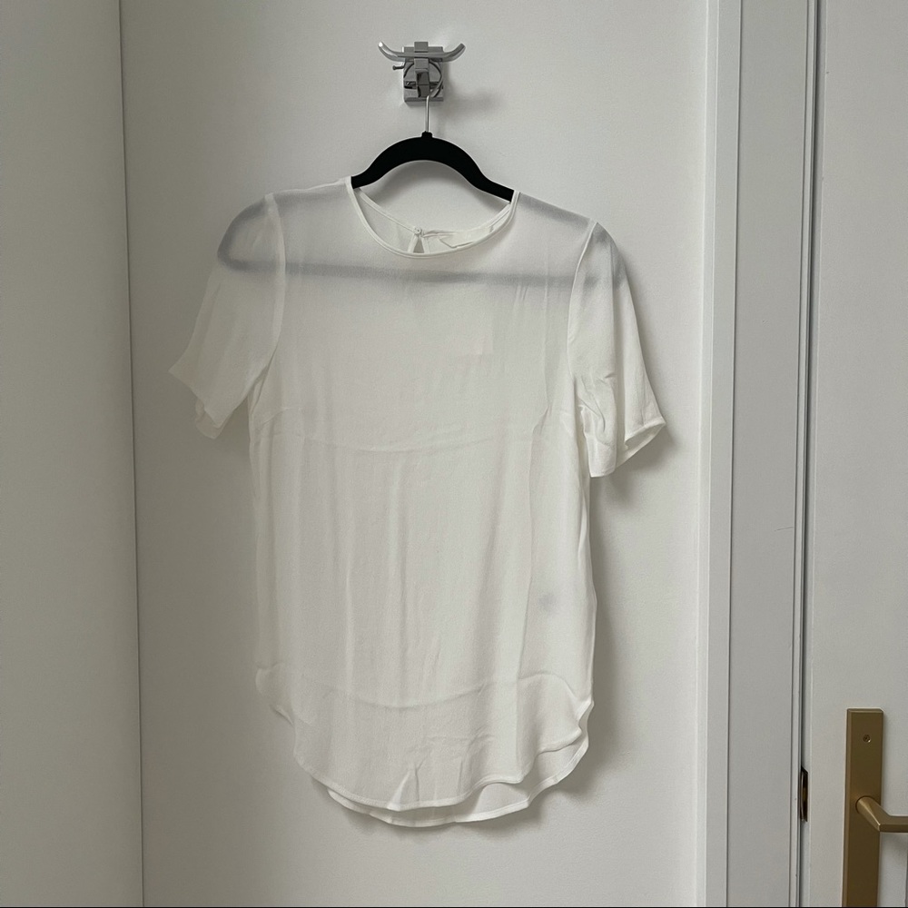 H&M White T-Shirt Blouse. NWT. Size 0.